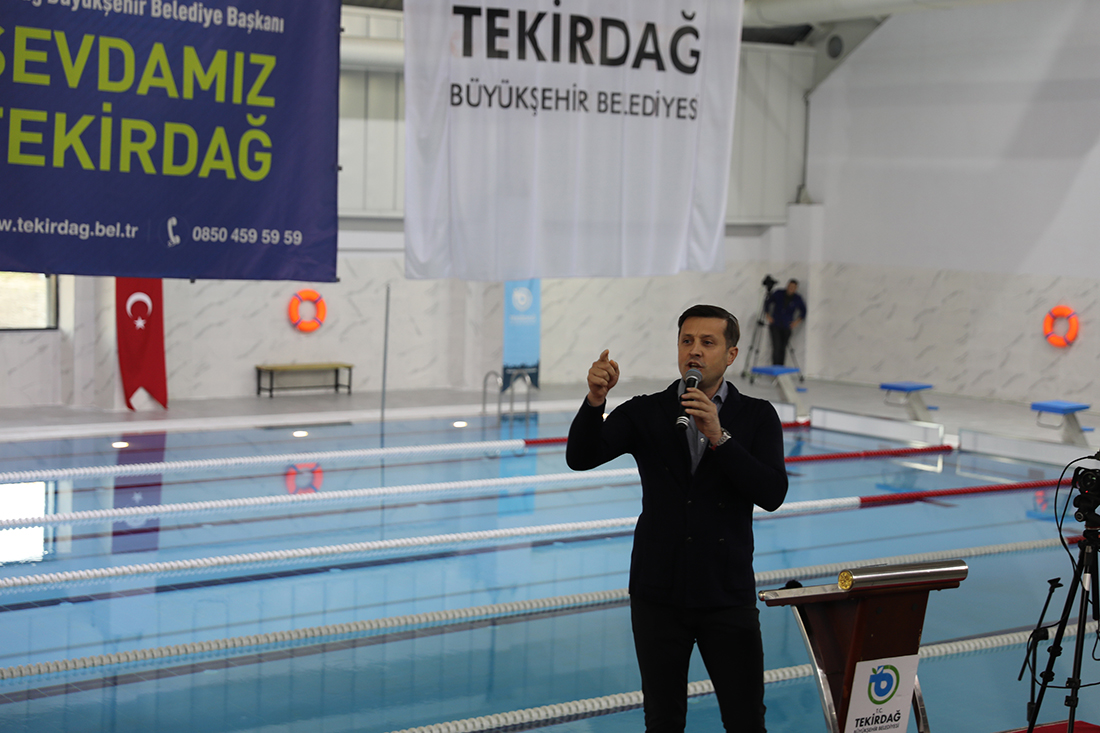 Vahap Akay Atatürk Yarı Olimpik Yüzme Havuzunu Hizmete Açtı