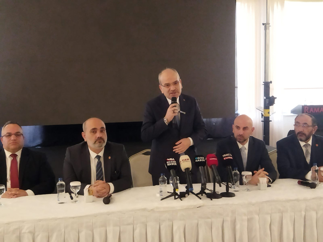Tekirdağ Büyükşehir Belediye Başkanı İttifak Adayı Ahmet Akçay; “Hiçbir Şeye Mecbur Değilsiniz”